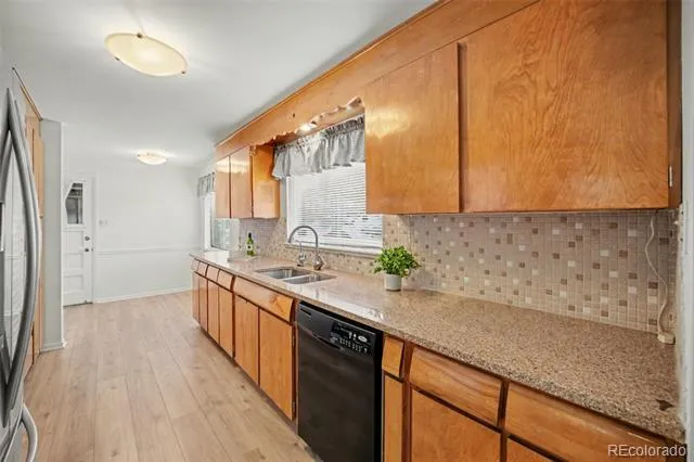 6644 S Penrose Court Centennial, CO 80121
