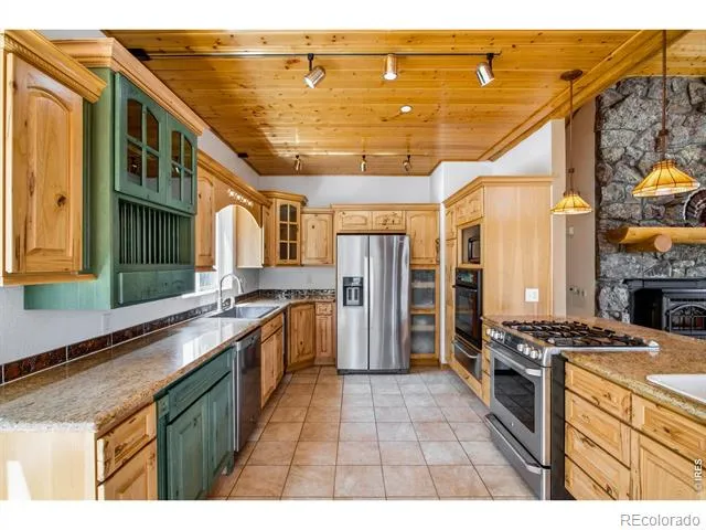 221 Rockledge Circle Lyons, CO 80540