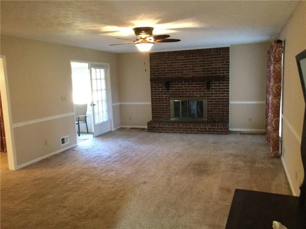 1368 BRANCHWOOD DRIVE Snellville, GA 30078