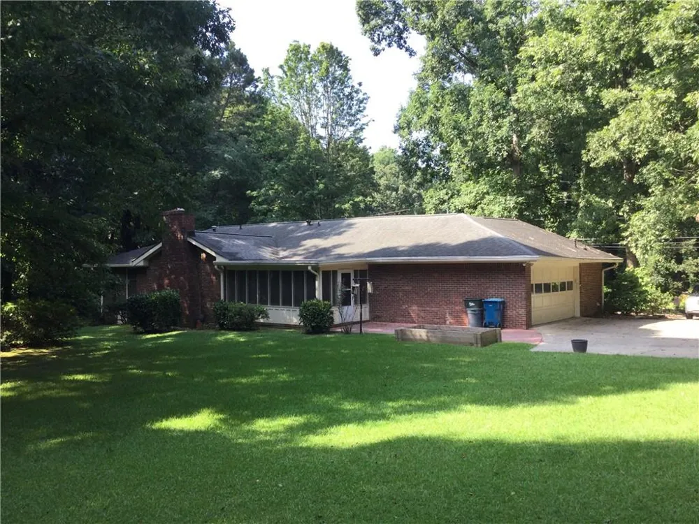 1368 BRANCHWOOD DRIVE Snellville, GA 30078