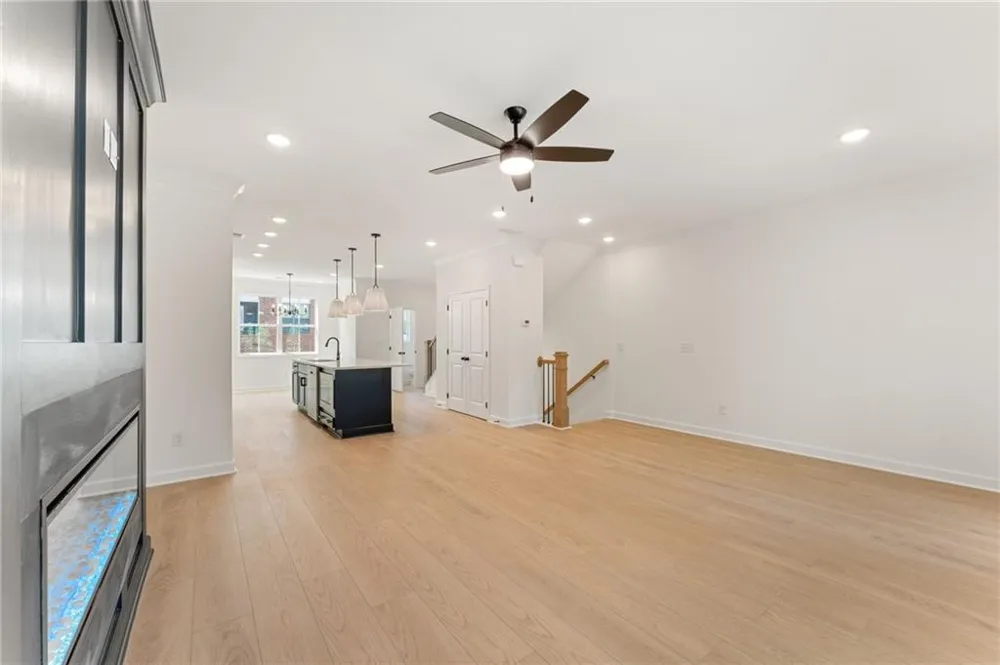 1927 Deco Drive Kennesaw, GA 30144