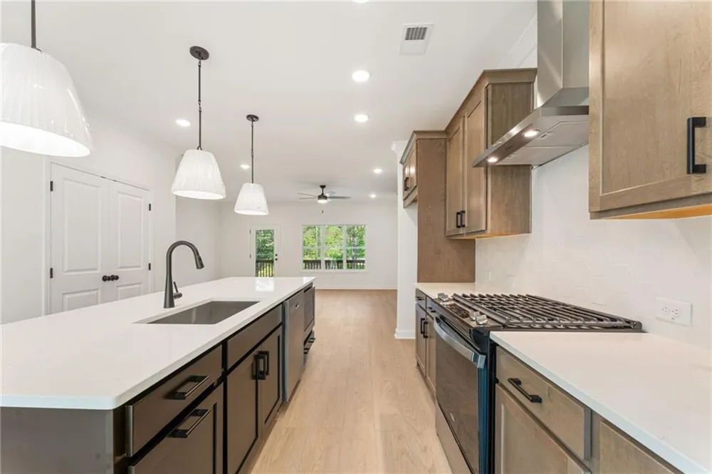 1927 Deco Drive Kennesaw, GA 30144