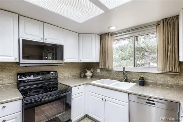 9062 Woodland Drive Littleton, CO 80126