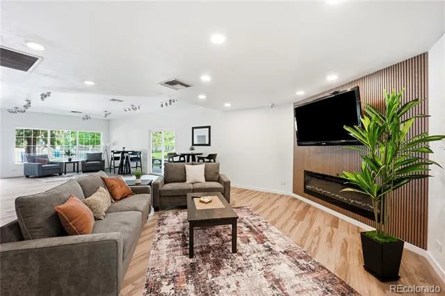 5995 E Iliff Avenue #214 Denver, CO 80222
