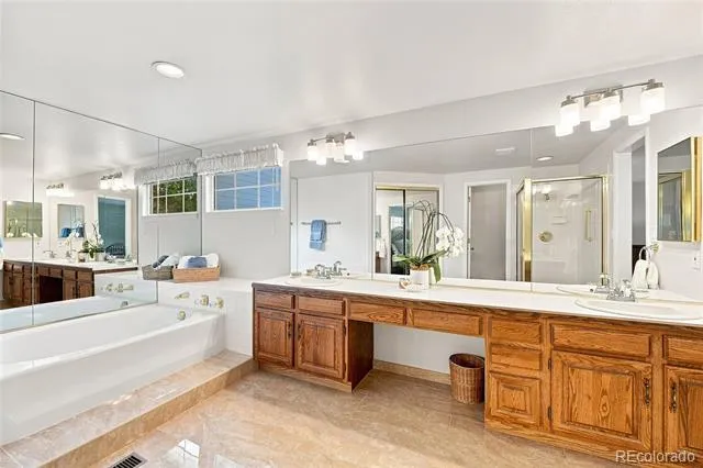 7569 S Ivanhoe Way Englewood, CO 80112