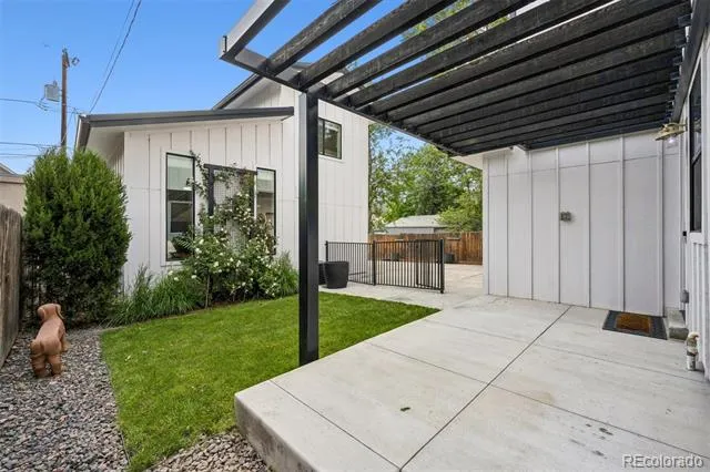 2227 Clarkson Street Denver, CO 80205