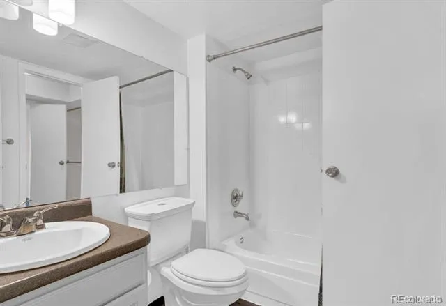 9666 Brentwood Way #203 Broomfield, CO 80021