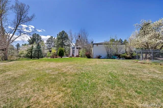 5200 Sunset Drive Bow Mar, CO 80123