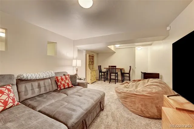 2939 S Lansing Way Aurora, CO 80014