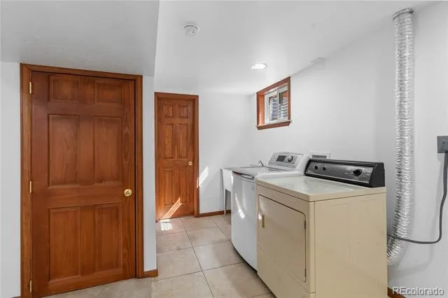 962 S Holly Street Denver, CO 80246