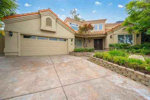 810 Fairway Vista