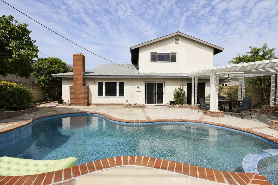 19832 Chesapeake Lane Huntington Beach, CA 92646