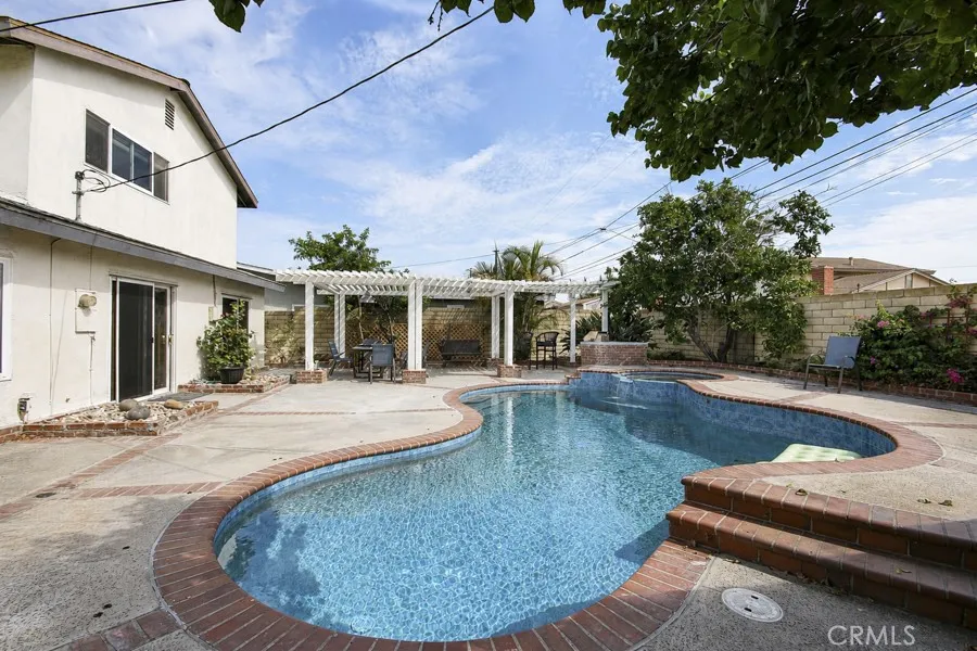 19832 Chesapeake Lane Huntington Beach, CA 92646