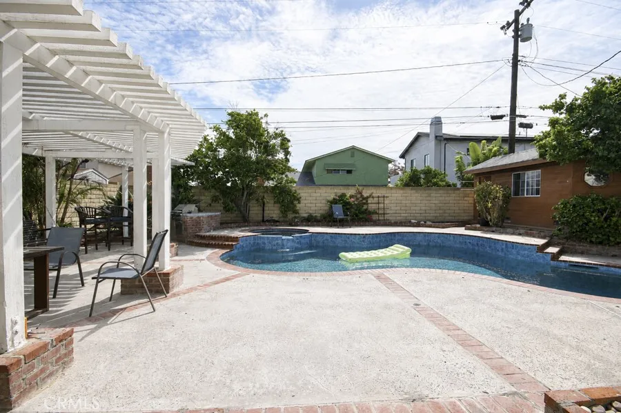19832 Chesapeake Lane Huntington Beach, CA 92646