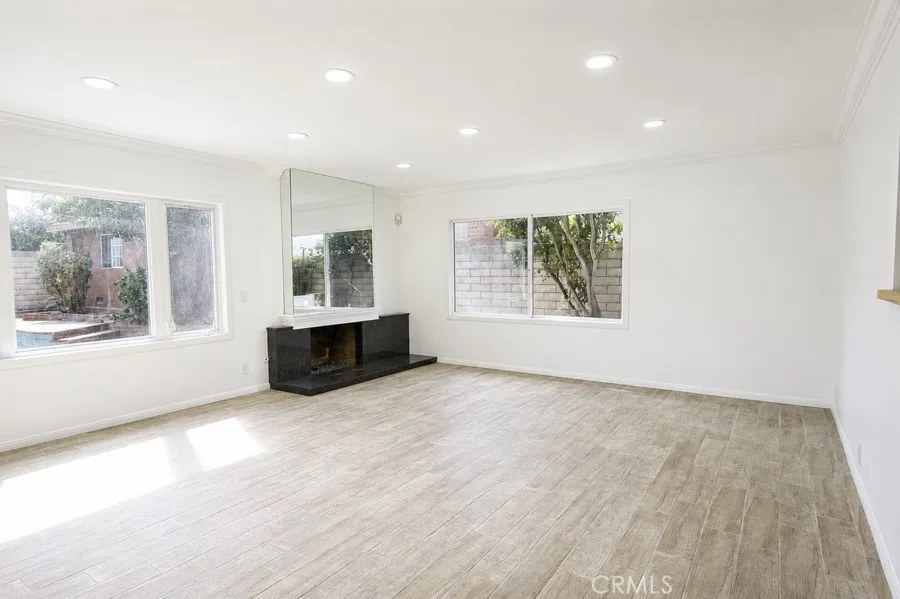 19832 Chesapeake Lane Huntington Beach, CA 92646