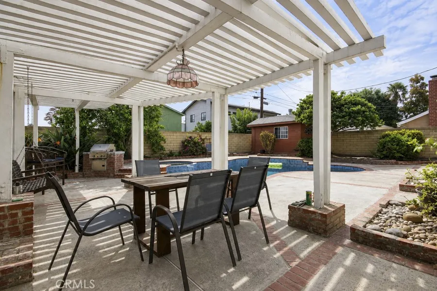 19832 Chesapeake Lane Huntington Beach, CA 92646