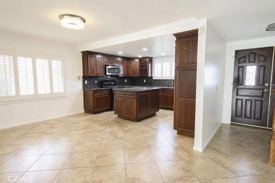 19832 Chesapeake Lane Huntington Beach, CA 92646