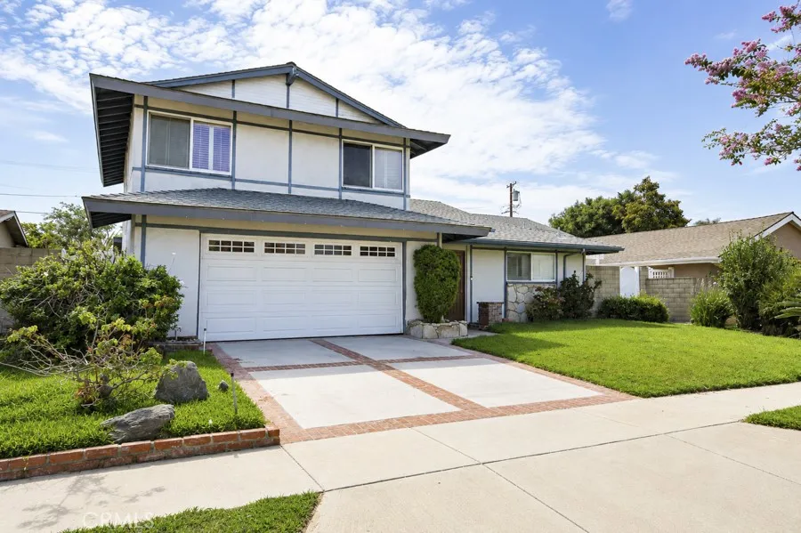 19832 Chesapeake Lane Huntington Beach, CA 92646