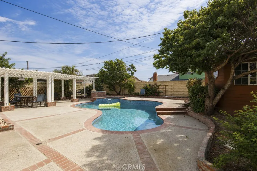 19832 Chesapeake Lane Huntington Beach, CA 92646
