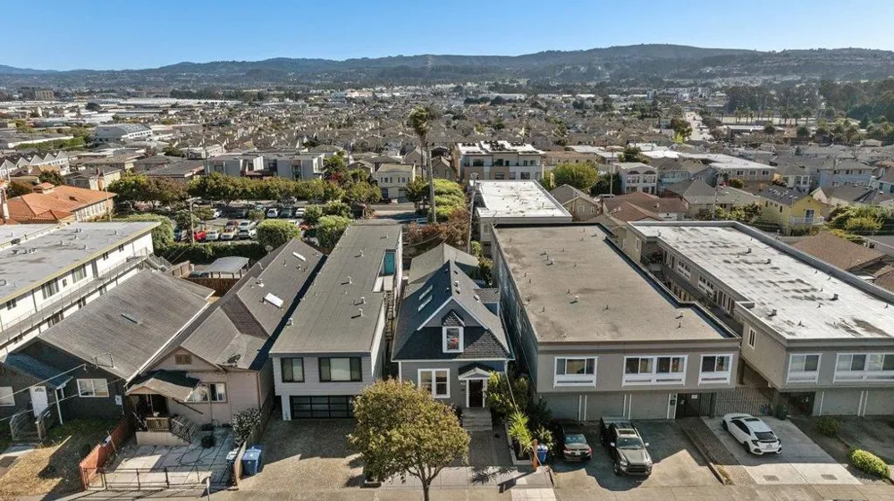 643 Grand Avenue South San Francisco, CA 94080