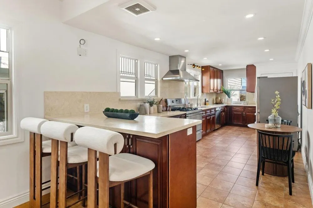 643 Grand Avenue South San Francisco, CA 94080