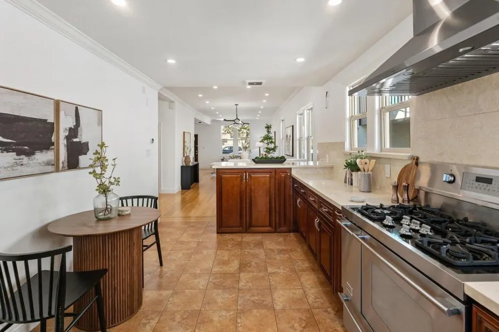 643 Grand Avenue South San Francisco, CA 94080
