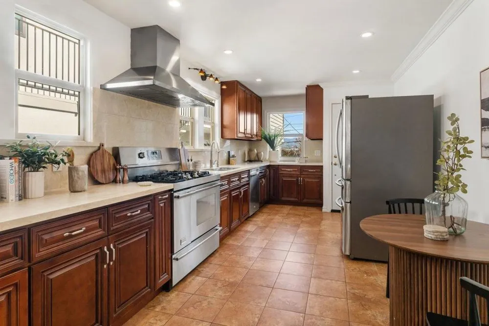 643 Grand Avenue South San Francisco, CA 94080