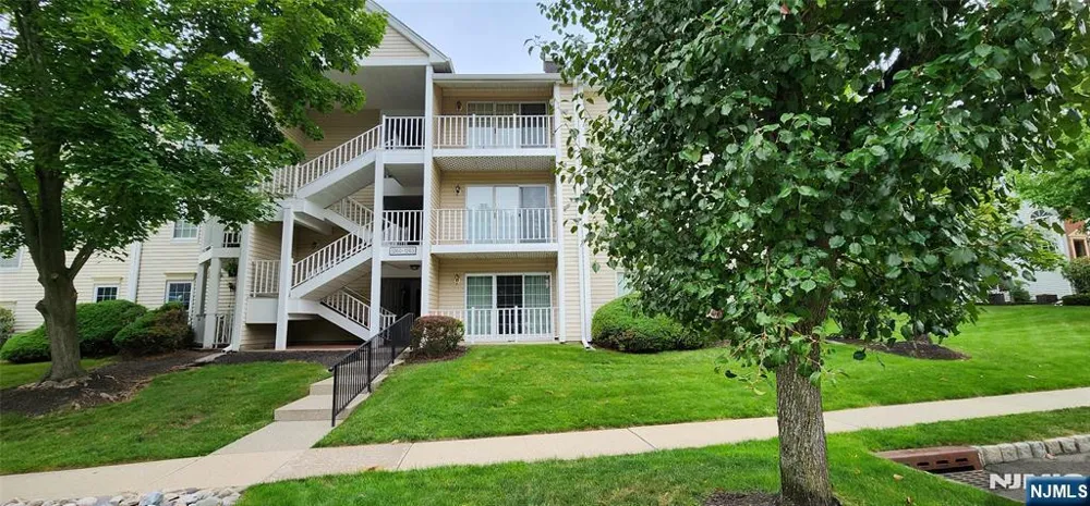 1265 Mulberry Drive Mahwah, NJ 07430