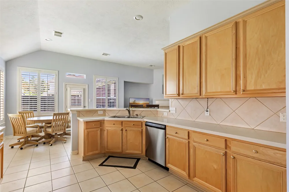 26924 Manor Falls Drive Kingwood, TX 77339