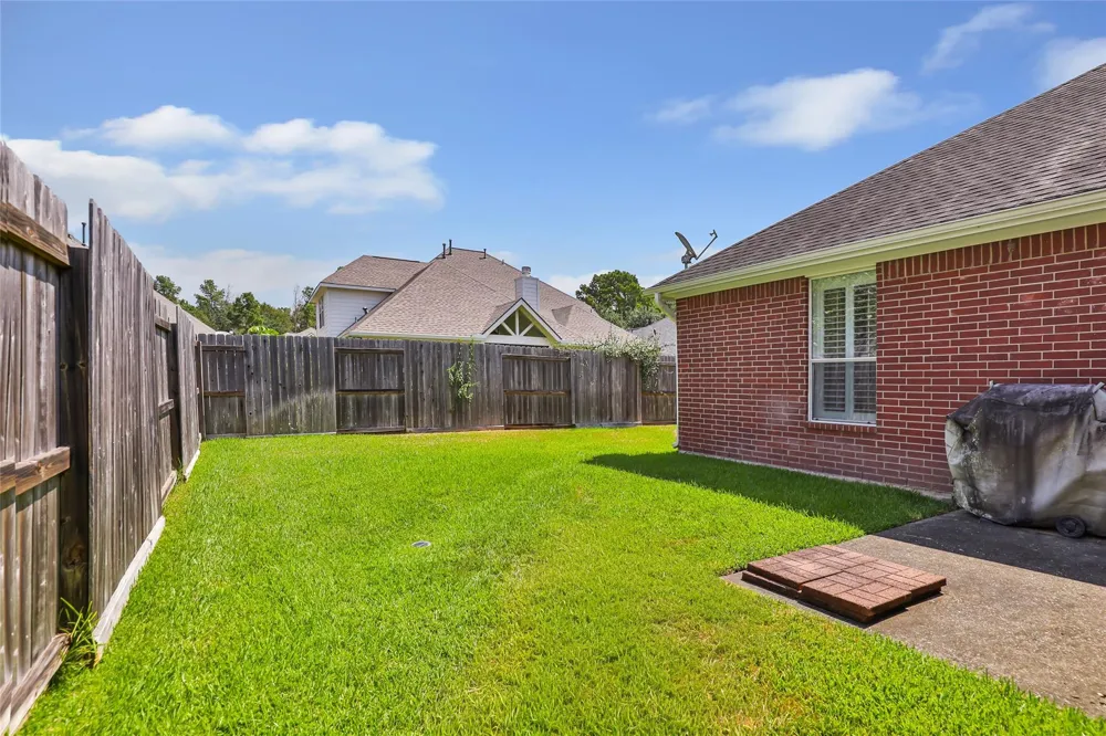 26924 Manor Falls Drive Kingwood, TX 77339