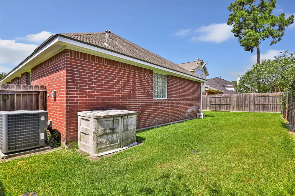 26924 Manor Falls Drive Kingwood, TX 77339