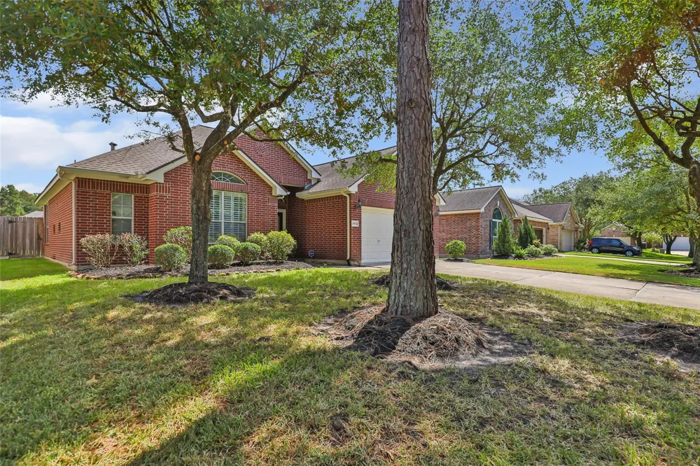 26924 Manor Falls Drive Kingwood, TX 77339