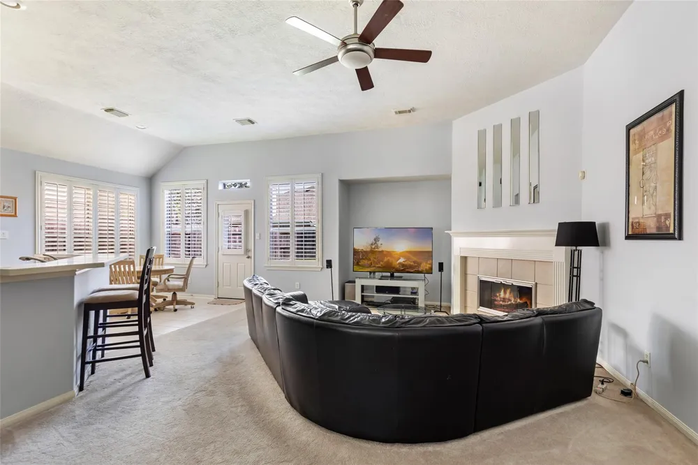 26924 Manor Falls Drive Kingwood, TX 77339