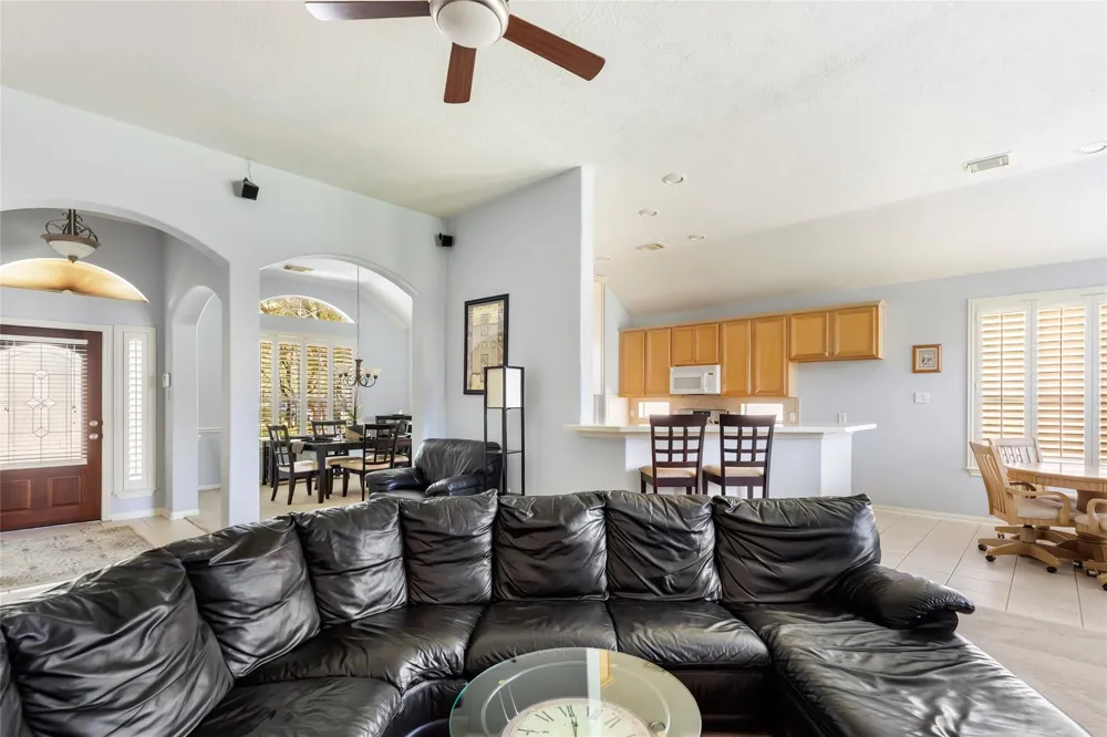 26924 Manor Falls Drive Kingwood, TX 77339