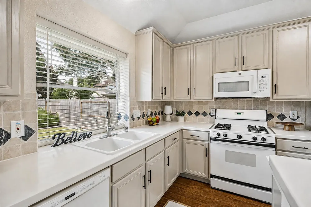 3602 Avey Court Pearland, TX 77584