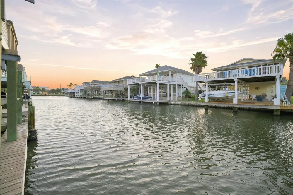 22118 Matagorda Drive Galveston, TX 77554