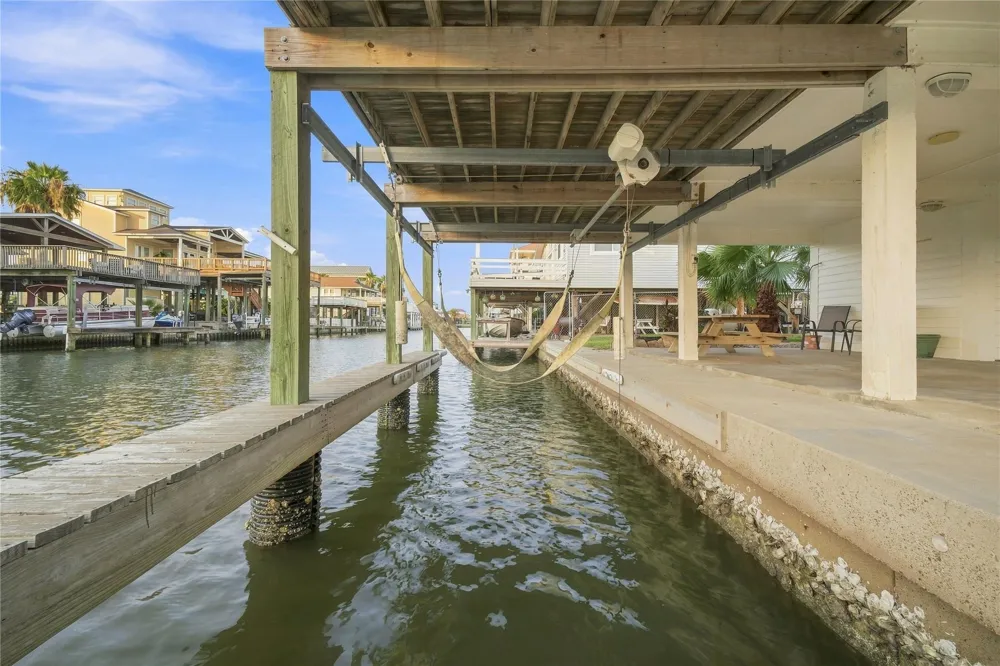 22118 Matagorda Drive Galveston, TX 77554