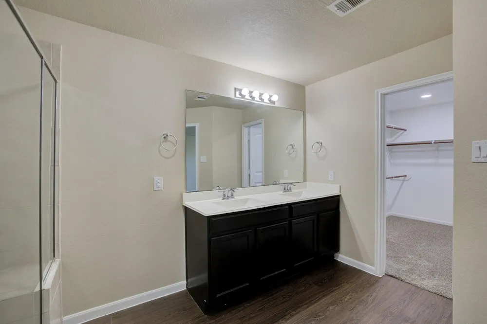 1830 Crystal Waters Drive Rosharon, TX 77583