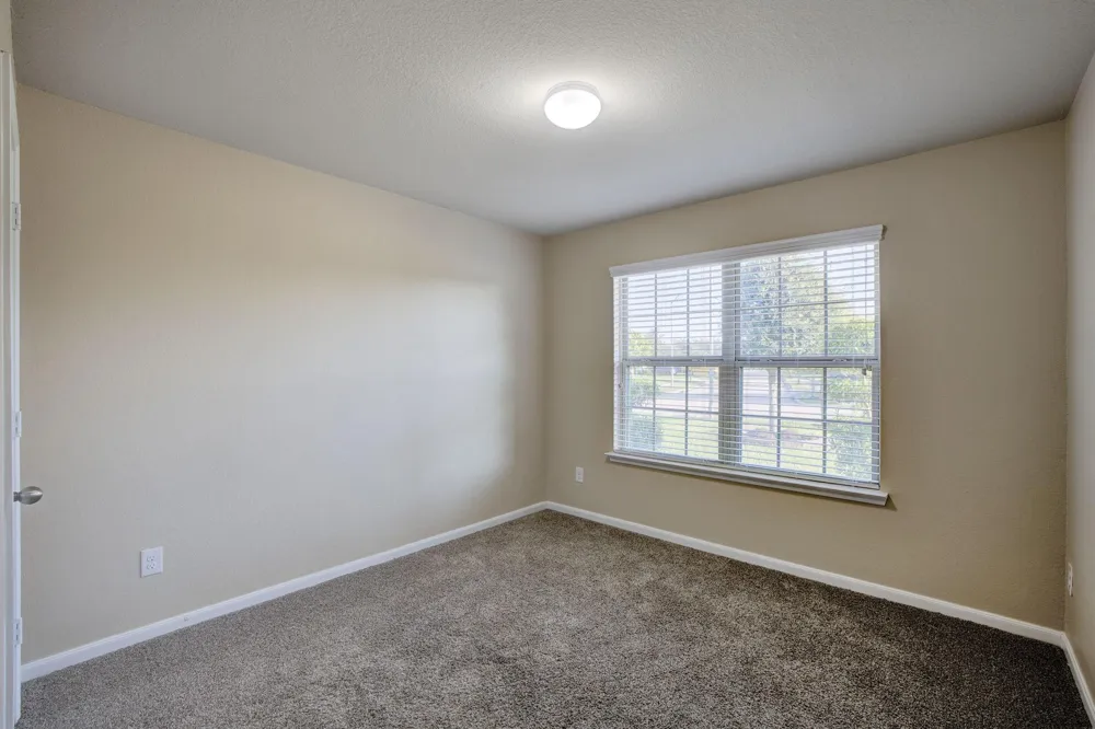 1830 Crystal Waters Drive Rosharon, TX 77583