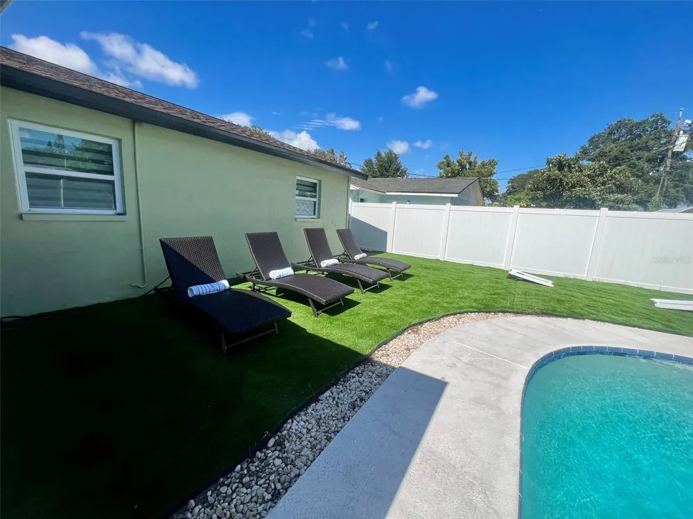 1443 JEFFORDS ST Clearwater, FL 33756