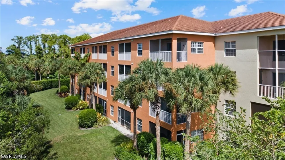 Botanical Place Circle #402 Naples, FL 34112