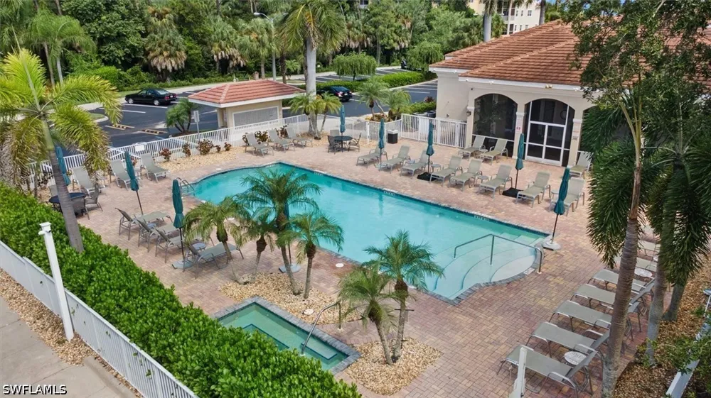 Botanical Place Circle #402 Naples, FL 34112