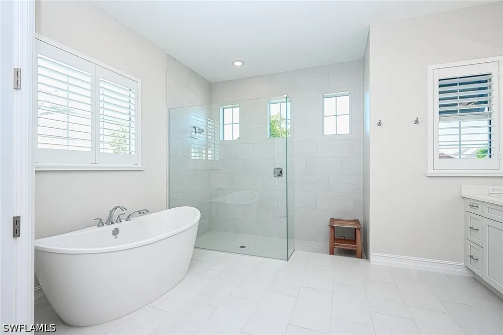 Laguna Springs Lane Naples, FL 34114