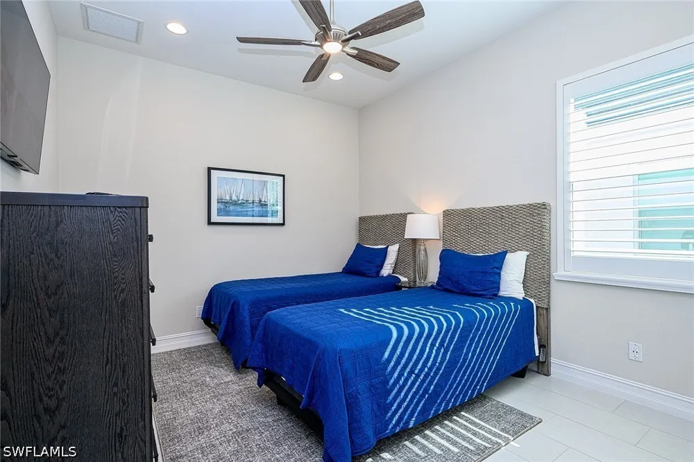 Laguna Springs Lane Naples, FL 34114
