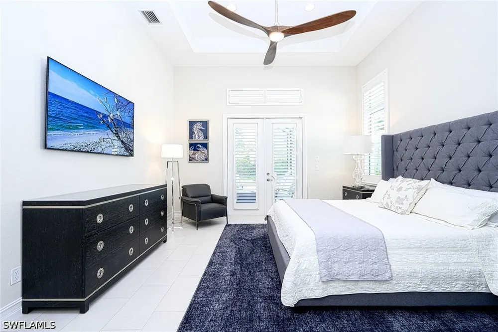 Laguna Springs Lane Naples, FL 34114