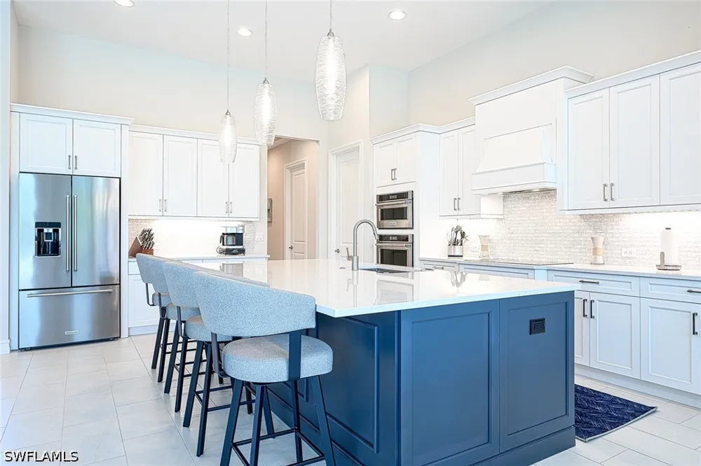 Laguna Springs Lane Naples, FL 34114