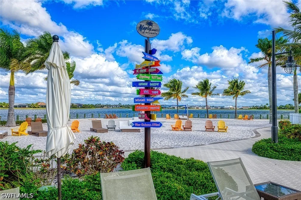Laguna Springs Lane Naples, FL 34114