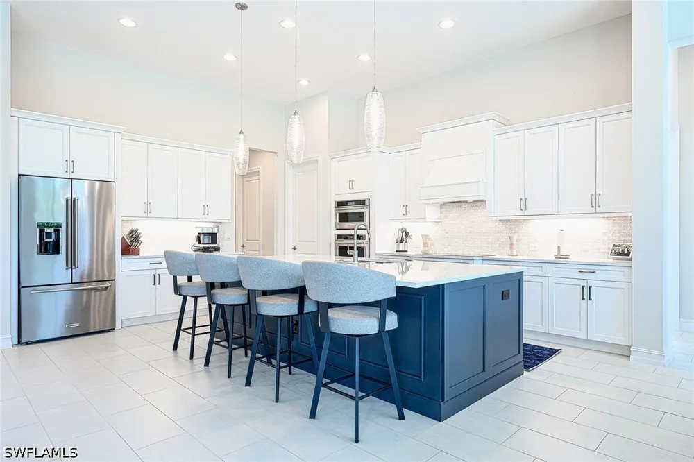 Laguna Springs Lane Naples, FL 34114