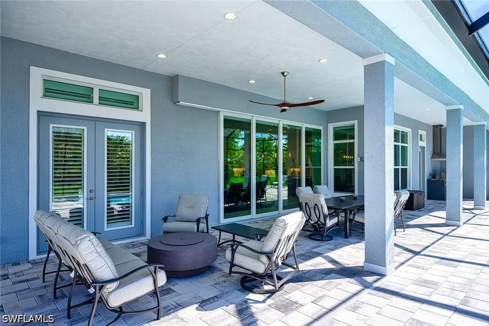 Laguna Springs Lane Naples, FL 34114
