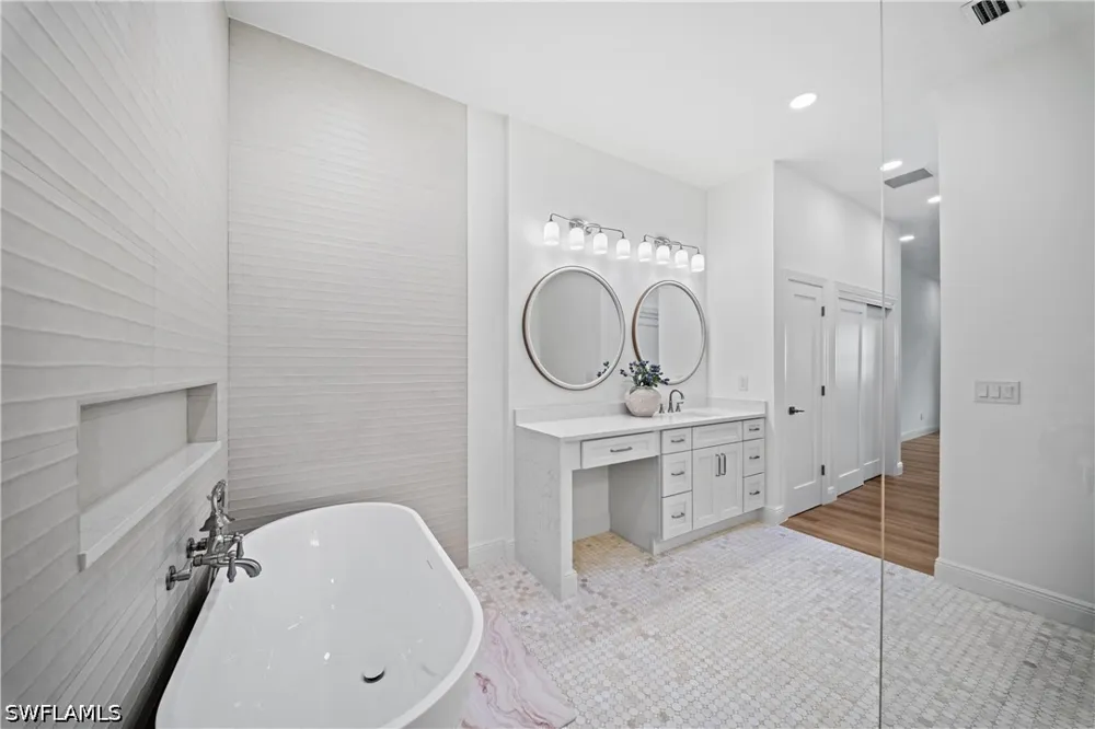 Vistana Circle Naples, FL 34119